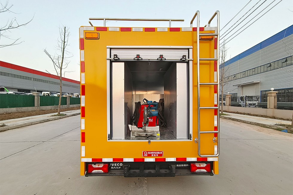 齊東方牌依維柯救險車-1000方排水量 齊東方牌依維柯救險車-1000方排水量